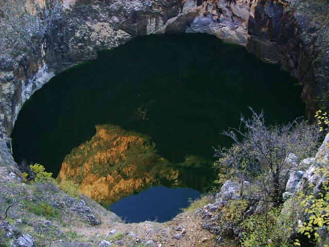 Crveno Jezero (röd Sjö)