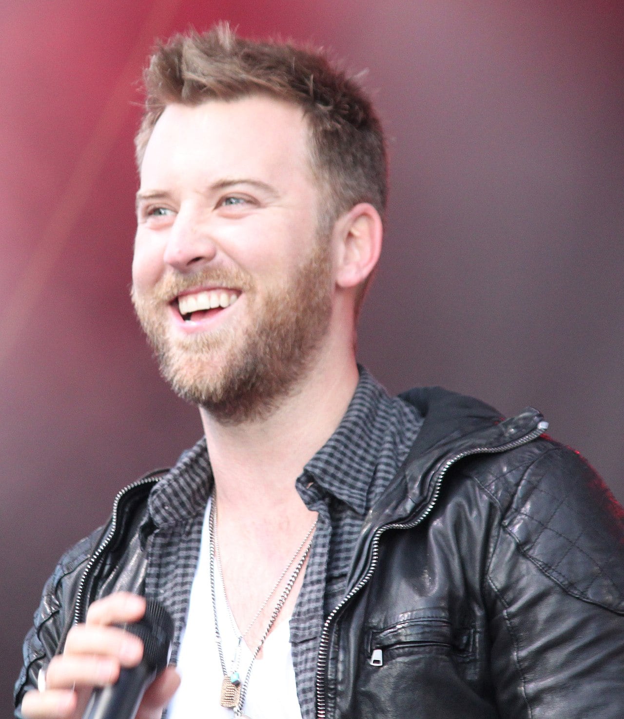 8 Tallest Country Singers Ever